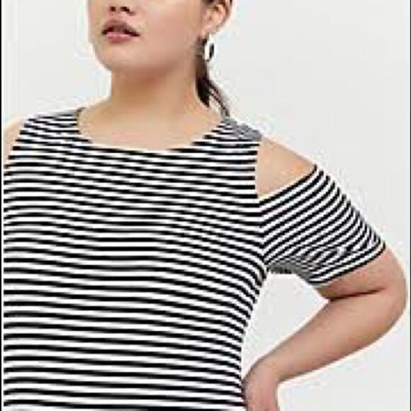 A&I Black white striped cold shoulder shift dress - Picture 1 of 12